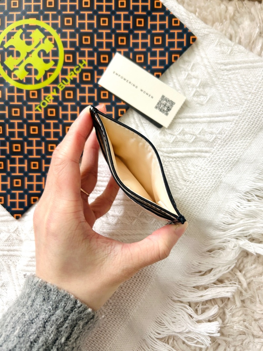 NWT🦢Tory Burch Quilt Slim Card Case/ Holder Light Cream 170170 Gift - Picture 3 of 5